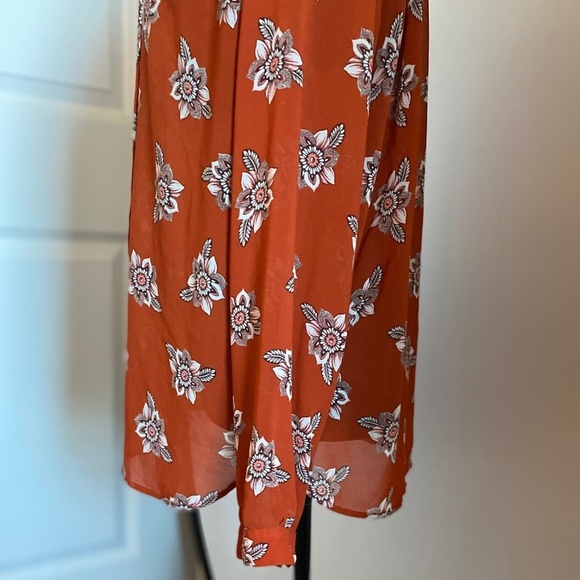 Flowered Boho Top w volume sleeves - Picture 9 of 15